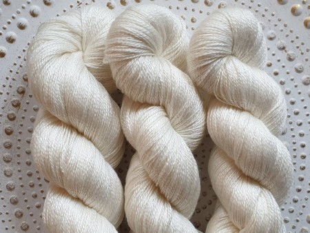 Silky Lace - Ufarget naturhvit